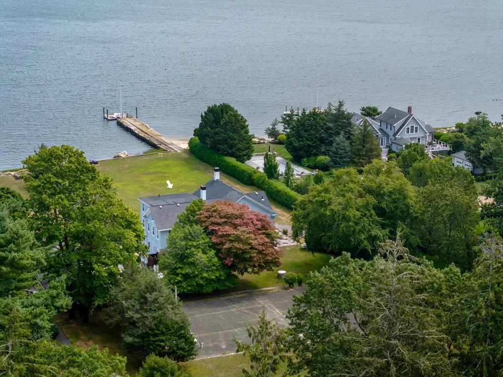 Photo of 272 Delano Rd
