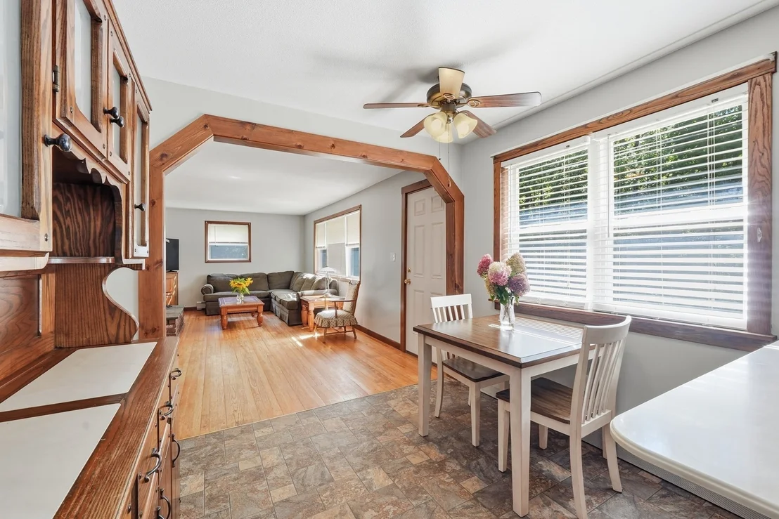 Photo of 42 Lakeview Dr