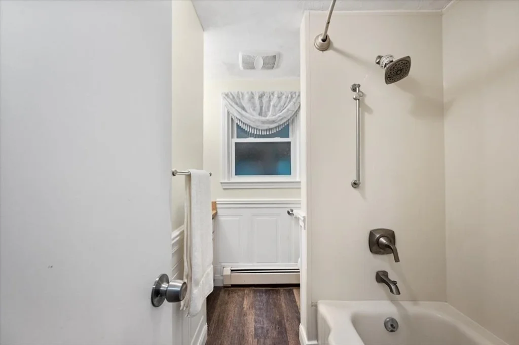 Photo of 320 Alpine Dr
