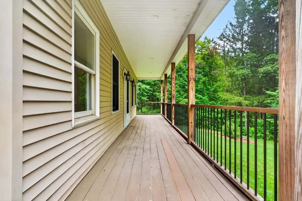 Photo of 170 Queen Lake Rd