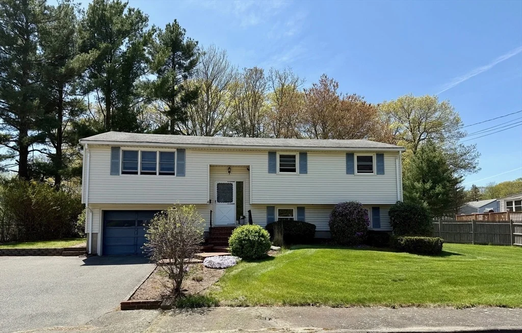 Photo of 4 Fernandez Circle