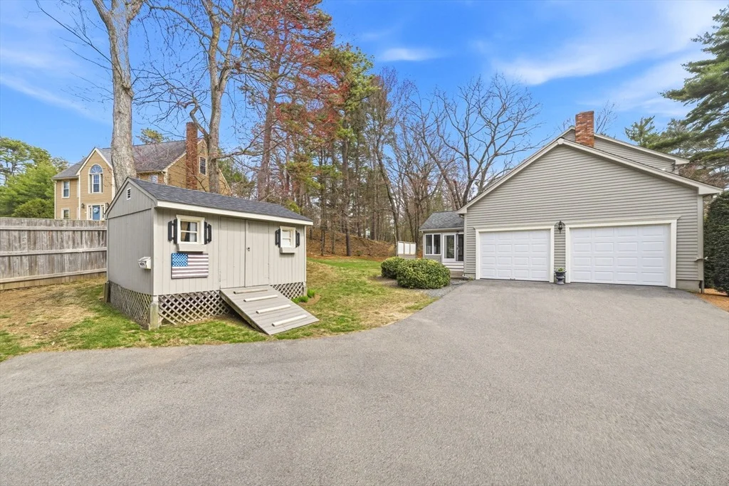 Photo of 26 Longfellow Dr