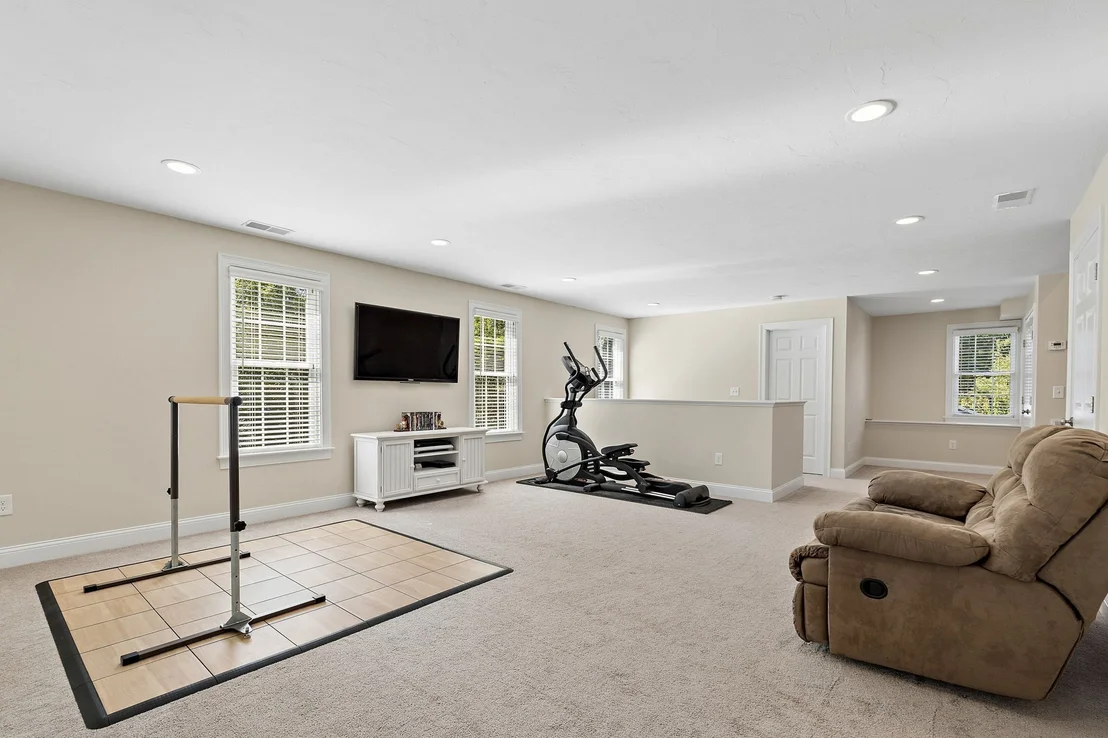Photo of 7 Sylvan Dr
