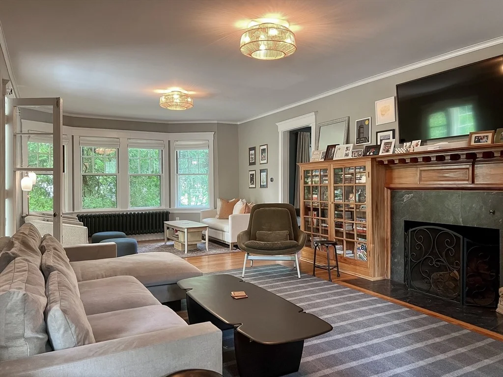 Photo of 211 Forest St