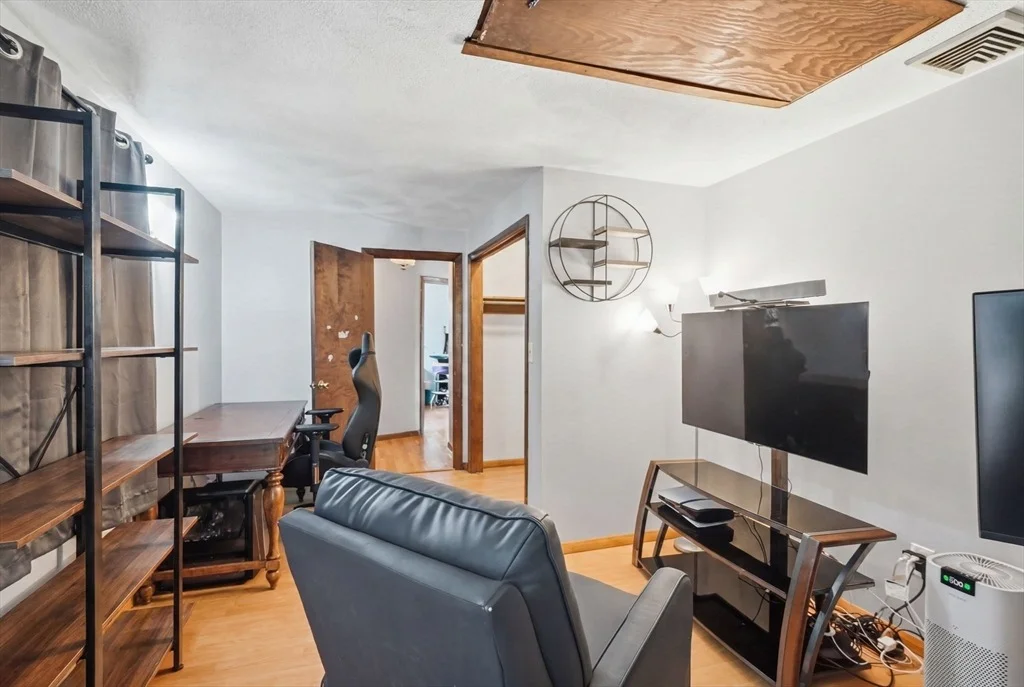 Photo of 31 Herrick Rd