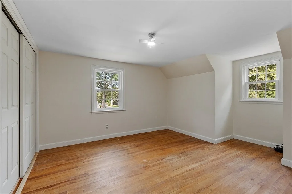 Photo of 31 Crestview Dr