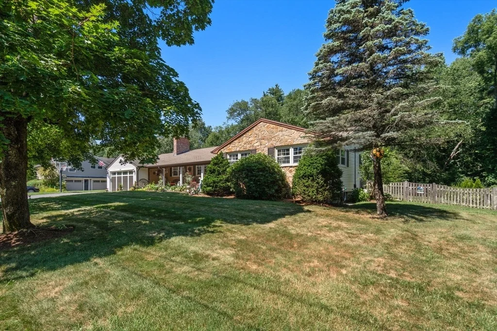 Photo of 16 Burbank Lane