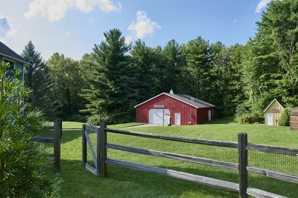 Photo of 421 Swamp Rd