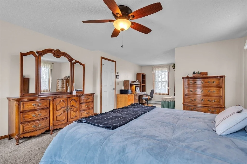 Photo of 5248 North Main St