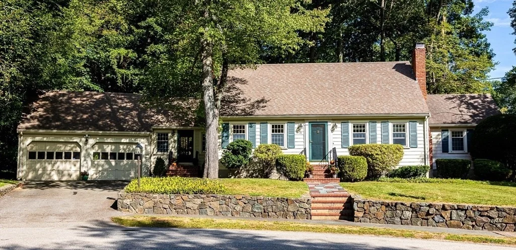 Photo of 21 Pine Ridge Circle