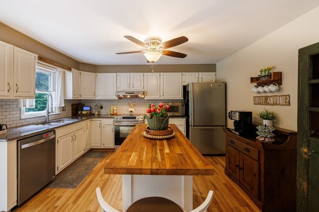 Photo of 142 Squannacook Rd