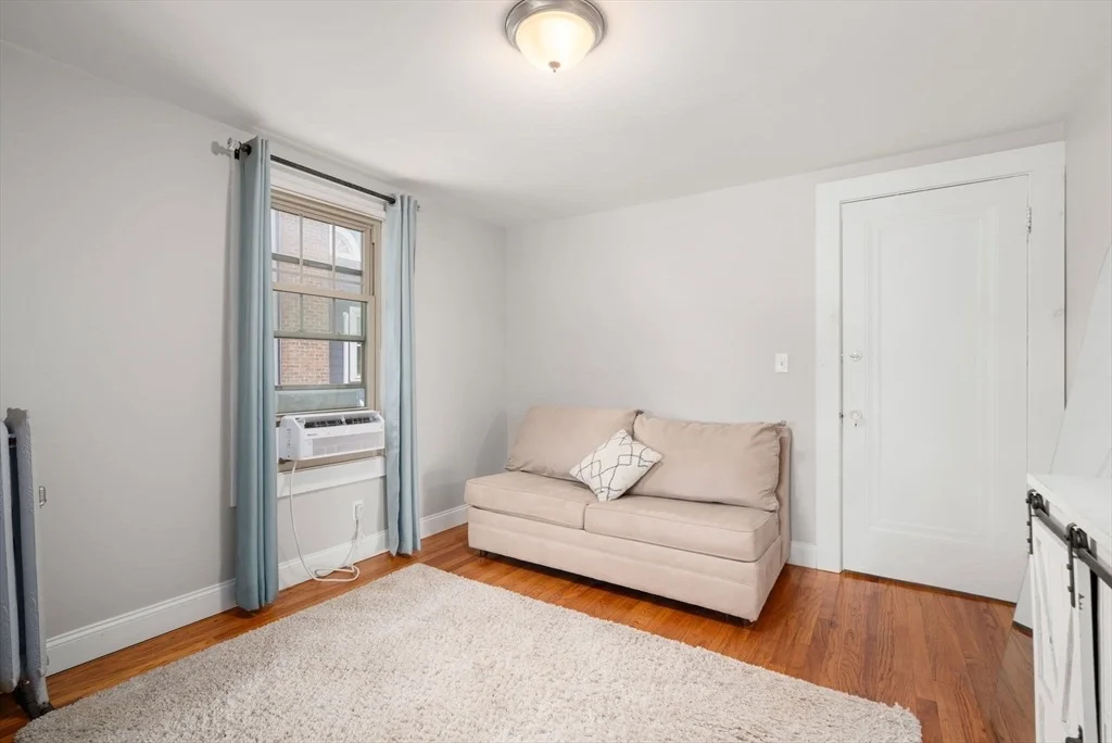 Photo of 107 Perkins St