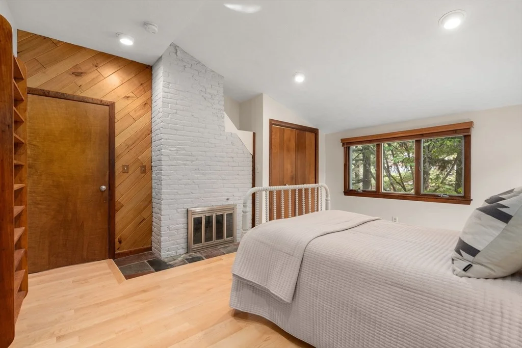 Photo of 341 West St