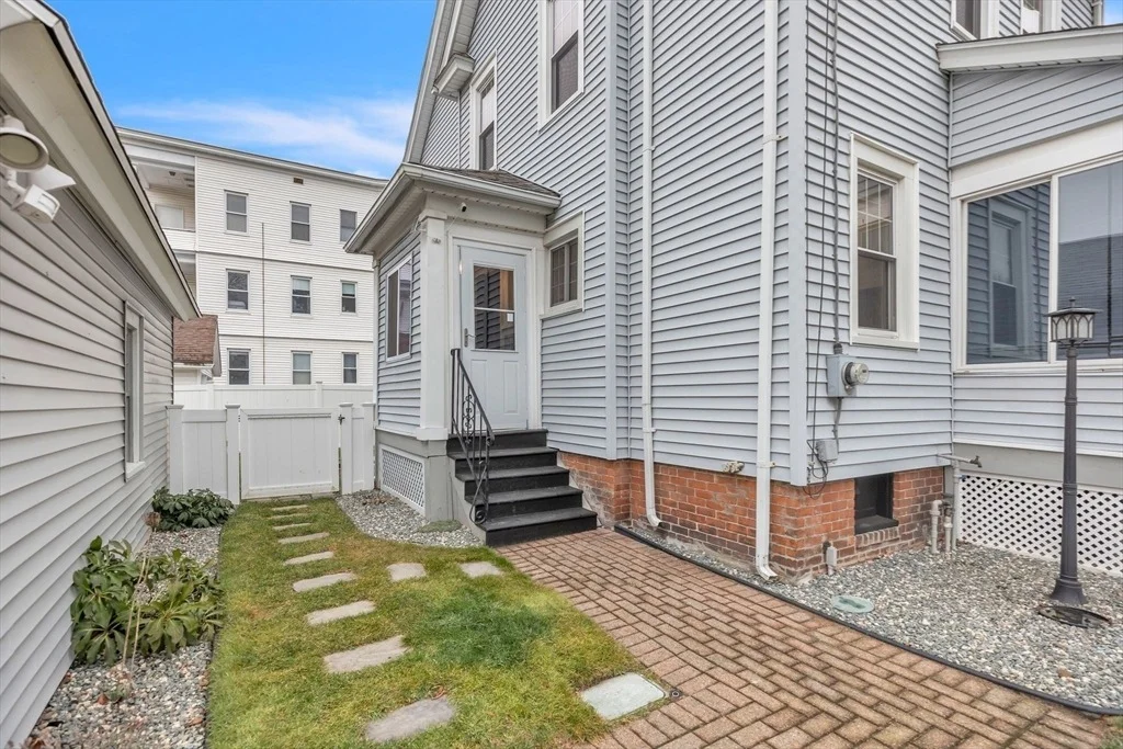 Photo of 458 Broadway St