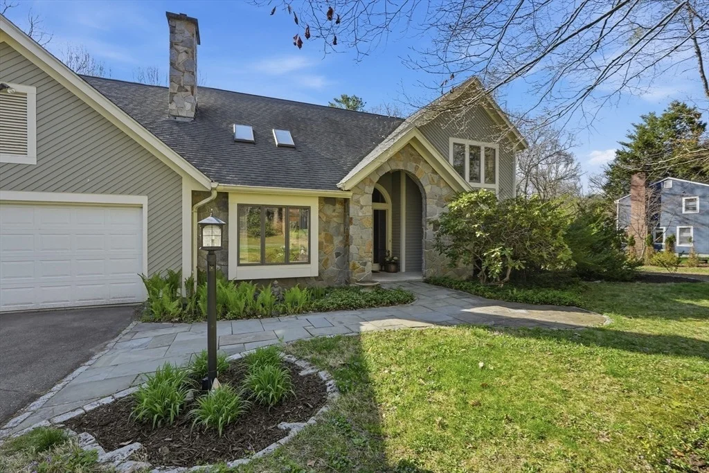 Photo of 28 Trillium Way