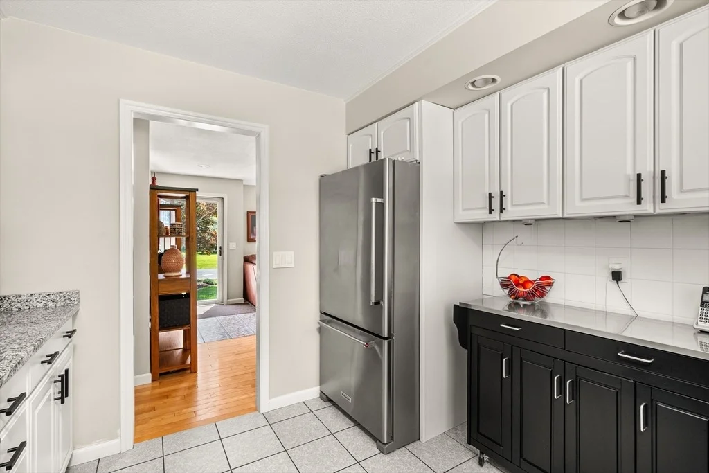 Photo of 6 Russell Ln