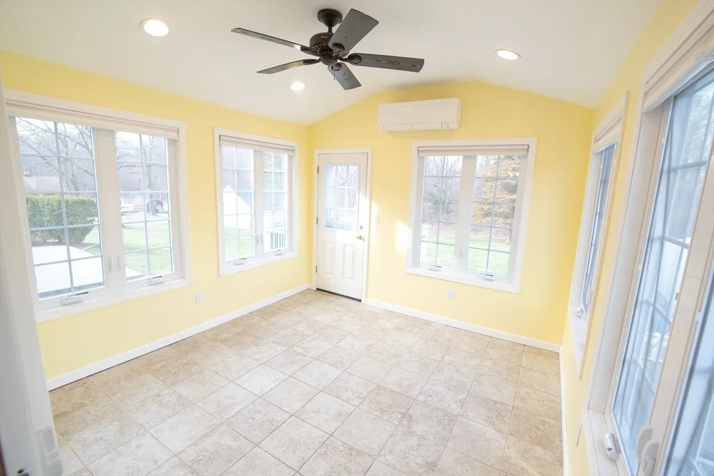 Photo of 118 Kempton Rd