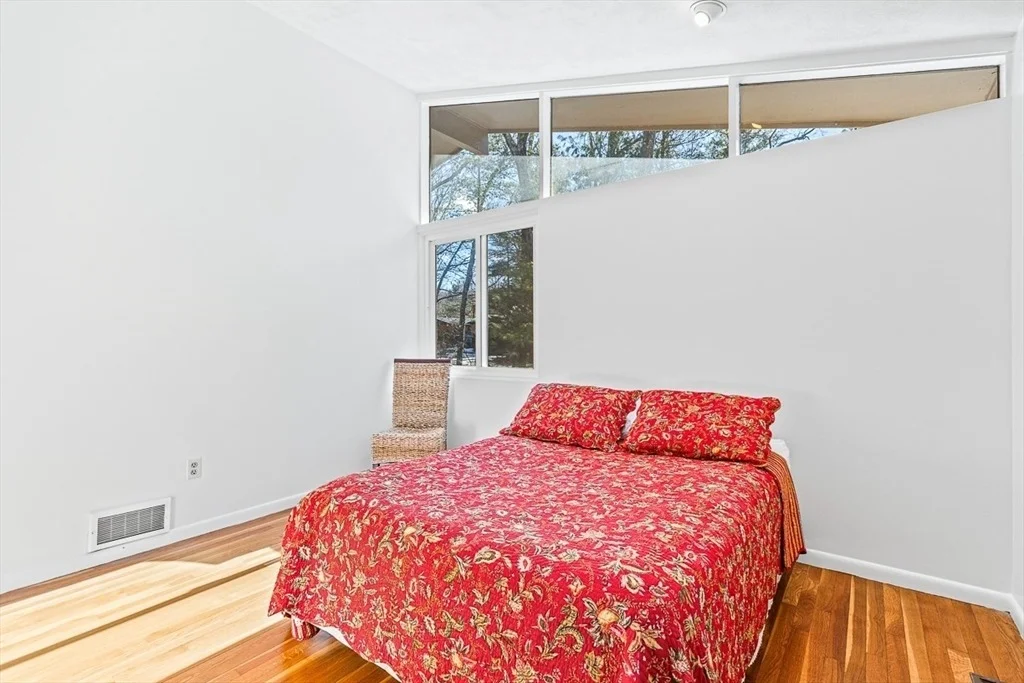 Photo of 32 Indian Ridge Rd