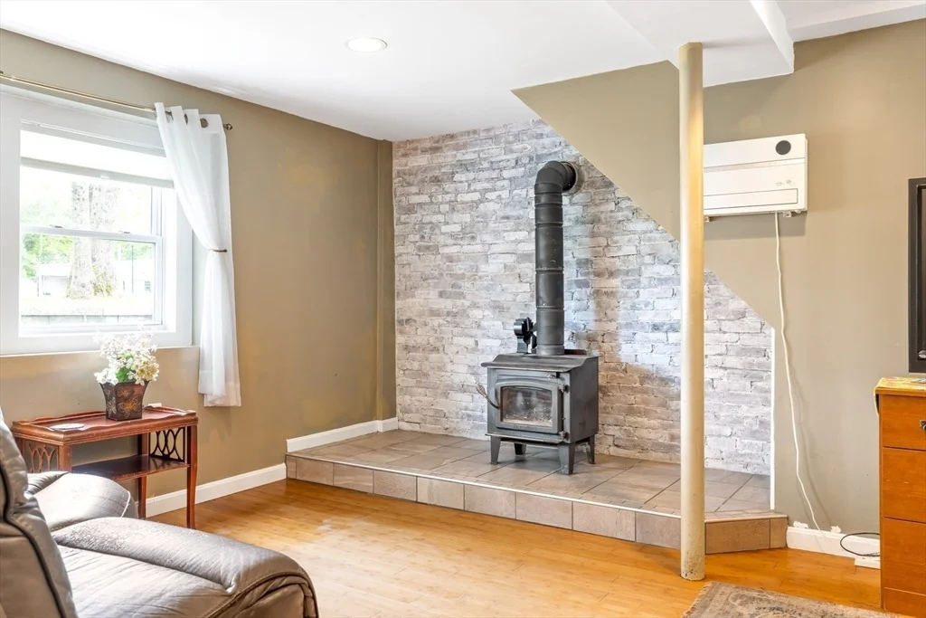 Photo of 25 Nickerson Rd