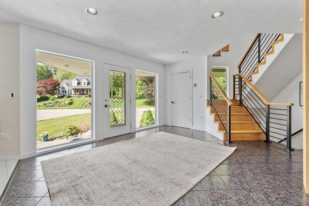 Photo of 60 Commonwealth Cir