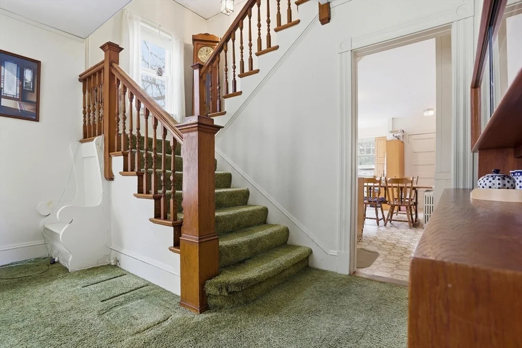 Photo of 242 Lexington Rd
