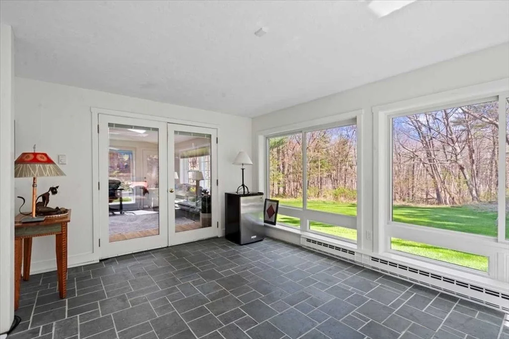 Photo of 9 Bay Path Dr