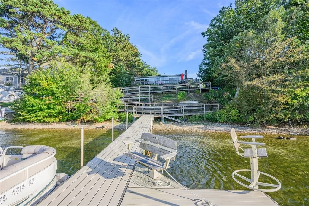 Photo of 42 Cayuga Ave