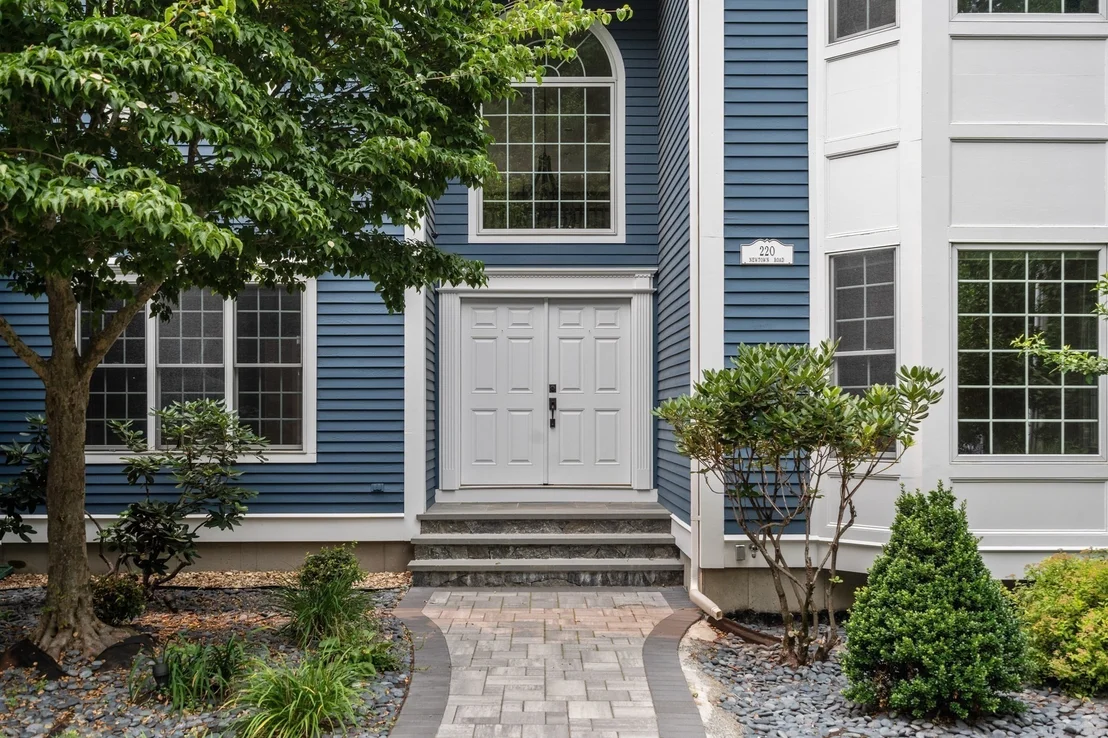 Photo of 220 Newtown Road