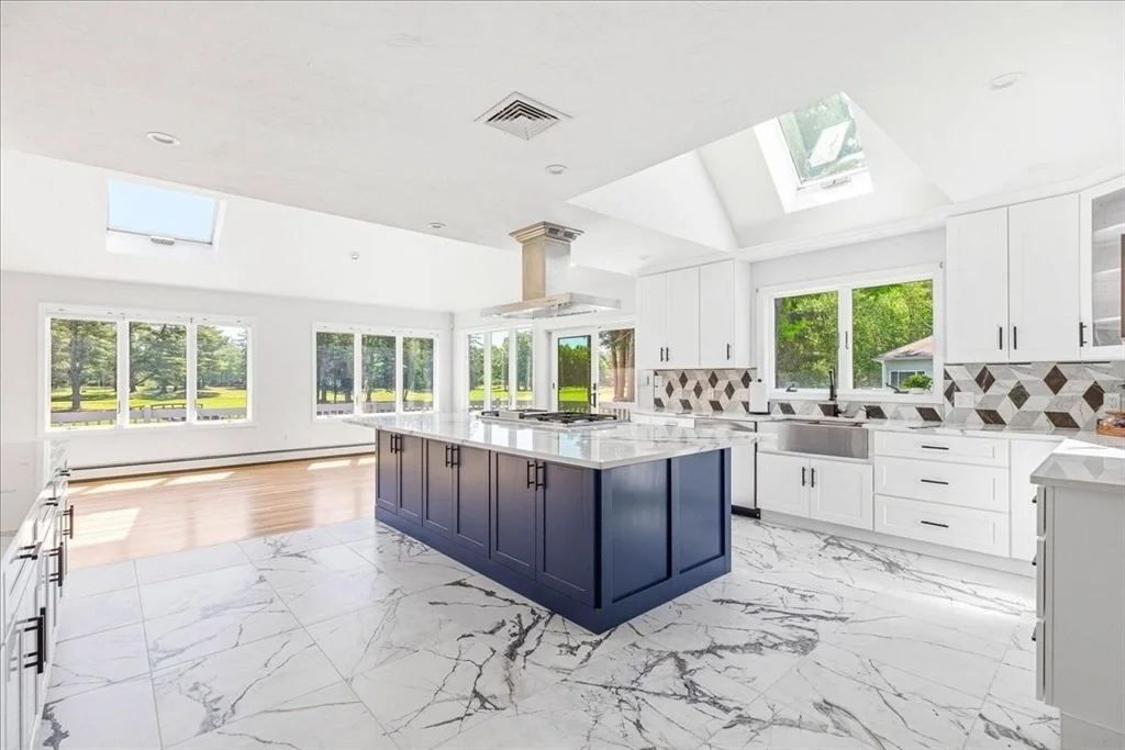 Photo of 139 Fairway Dr