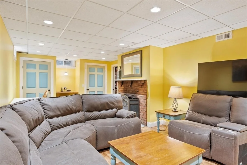 Photo of 289 Sterling Rd