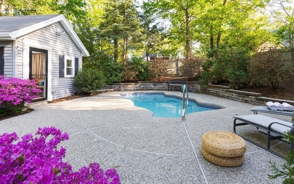 Photo of 27 Roundwood Rd