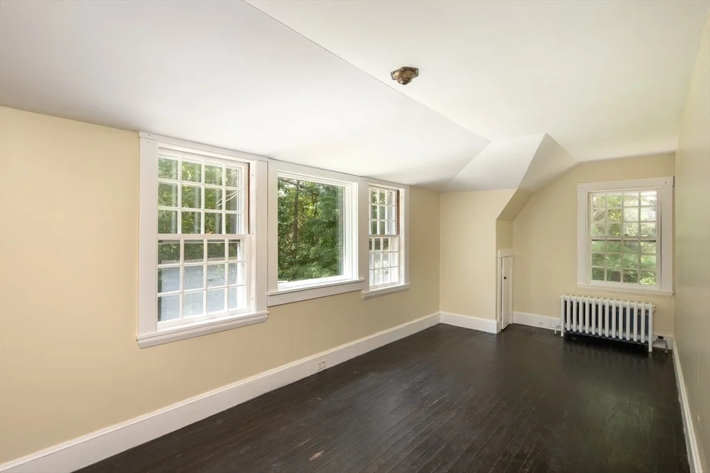 Photo of 92 Front St