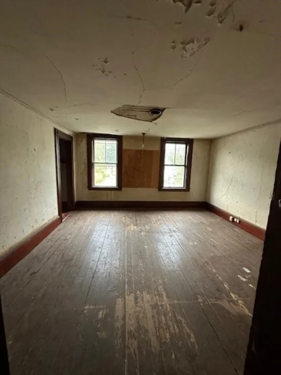 Photo of 12 Maple Ave
