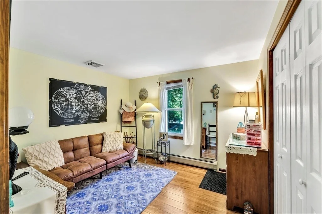 Photo of 248 Mashpee Neck Rd