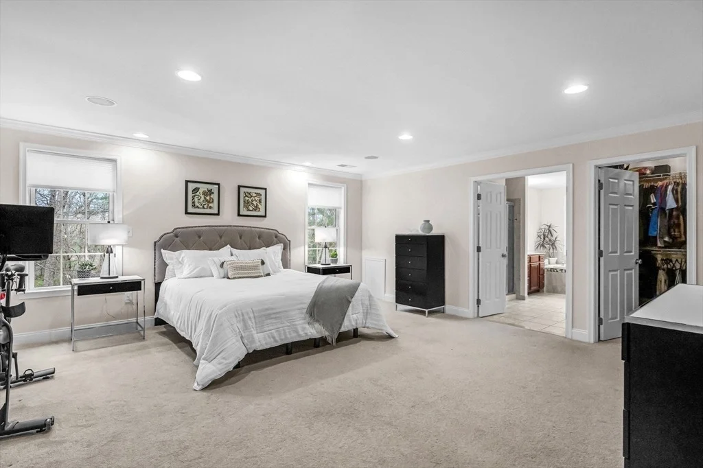 Photo of 16 York Cir