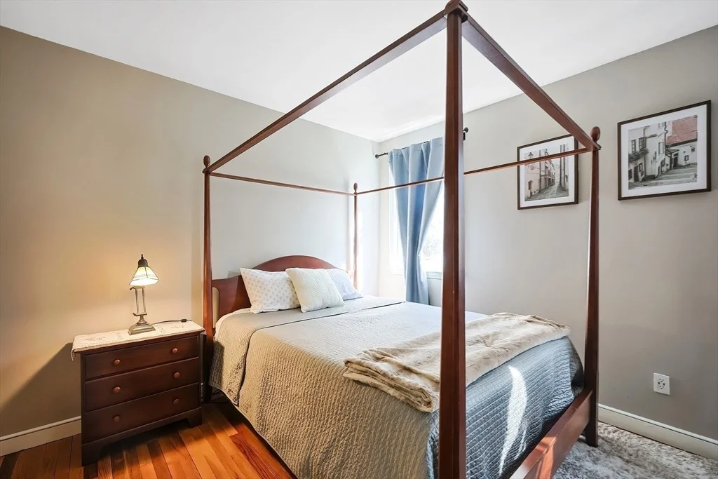 Photo of 8 Chickering Ln