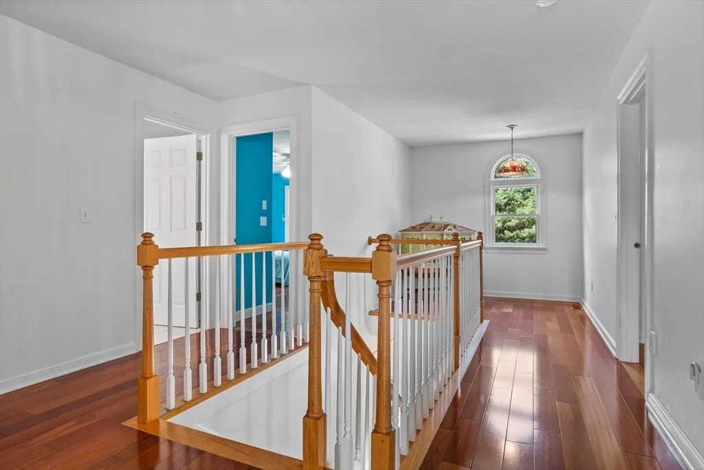 Photo of 724 Old Union Tpke