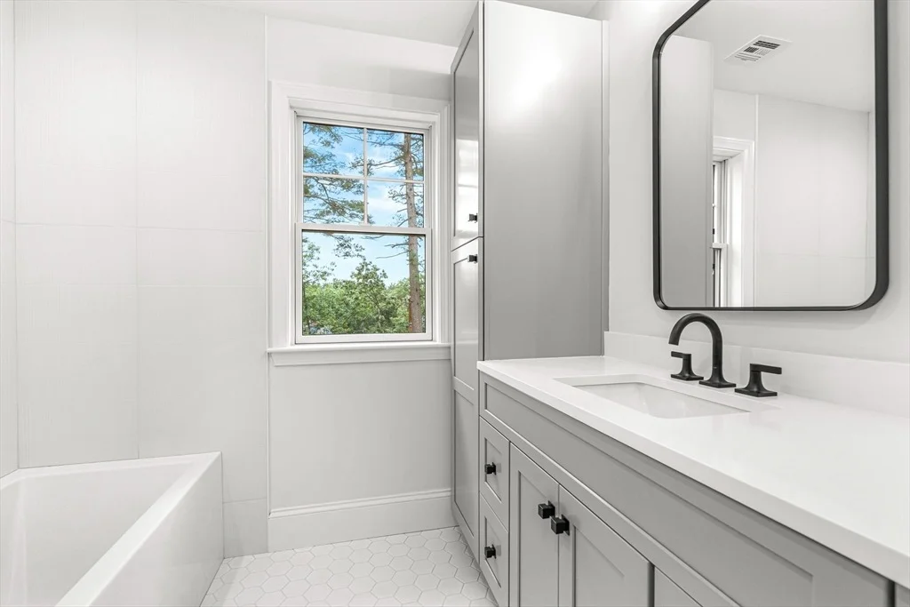 Photo of 129 Lawton Road