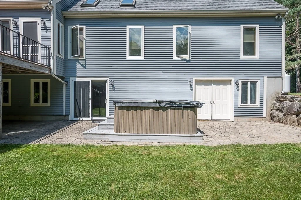 Photo of 176 Putnam Rd