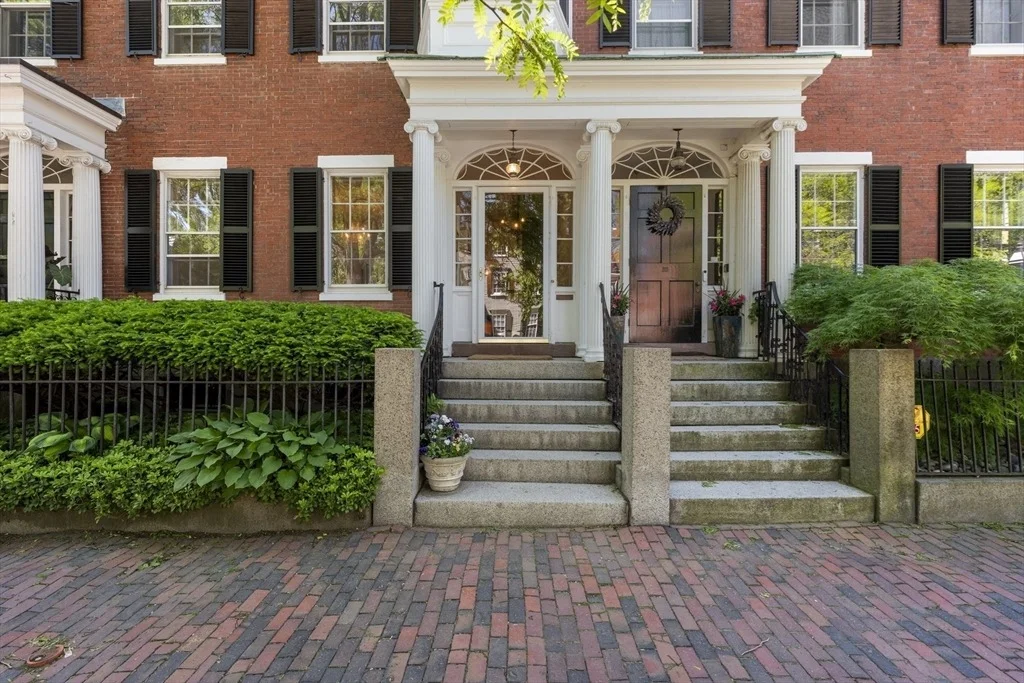 Photo of 33 Chestnut St