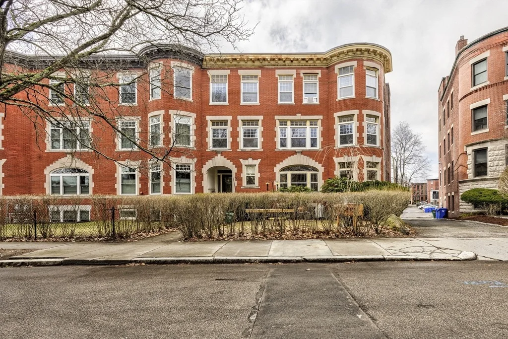 Photo of Unit 1 at 9 Clinton  Path
