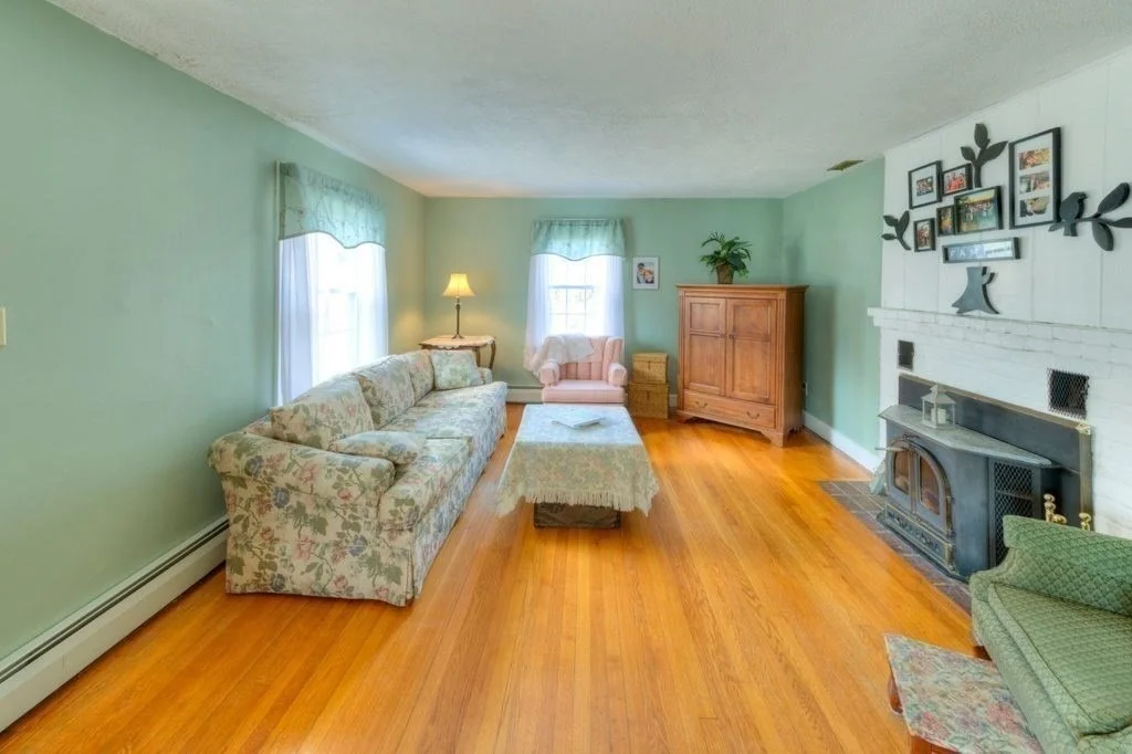 Photo of 4 Bjorklund Ave
