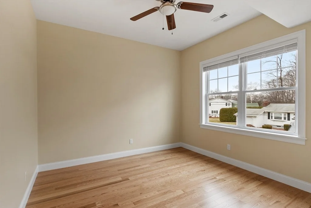 Photo of 23 Leslie Rd