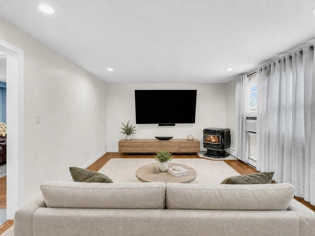 Photo of 99 Burley St.