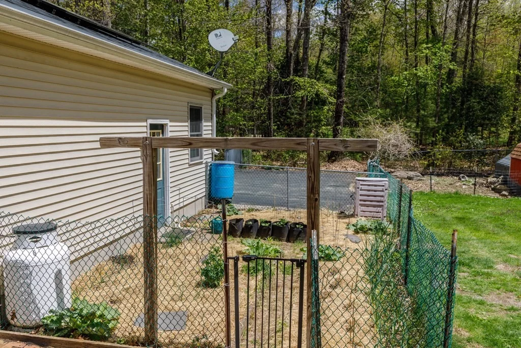 Photo of 1478 Conant Road