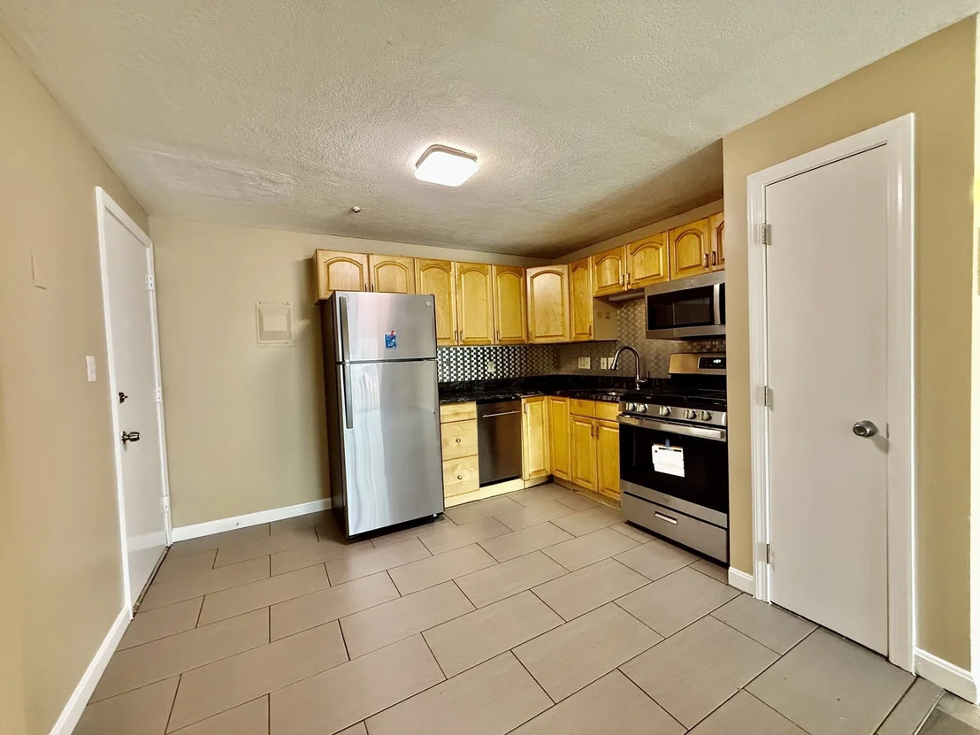 Photo of Unit 7 at 5 Kenmar Drive