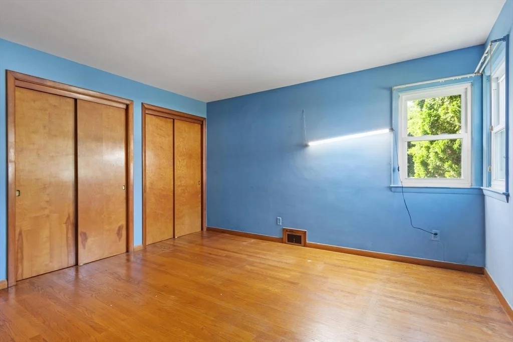 Photo of 5 Sasur St