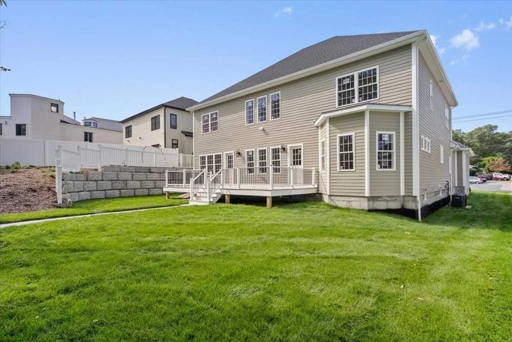 Photo of 241 Lake Ave