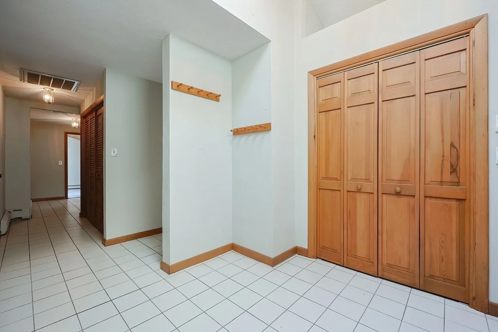 Photo of 10 Corrine Dr