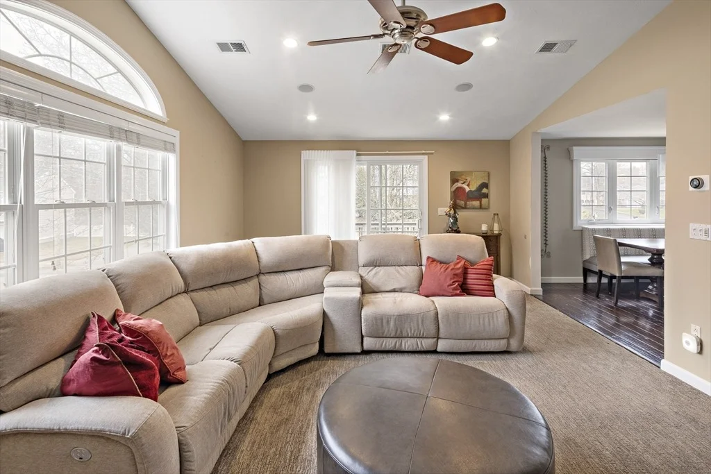 Photo of 40 Brewster Dr